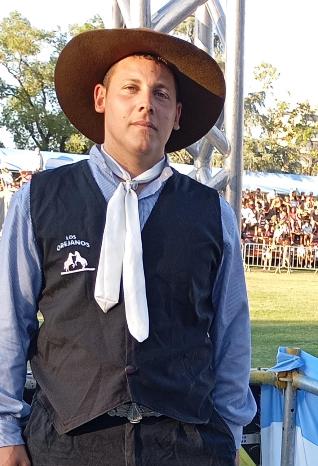 ENTRE MATES Y MILONGAS NICOLAS PIZARRO