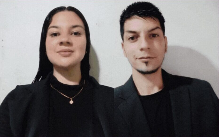 VOZ EN EL DESIERTO Melanie y Alexis